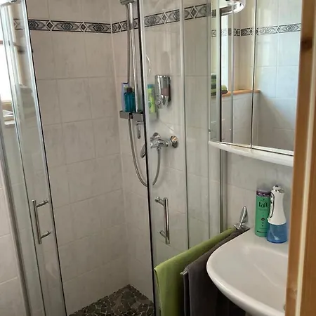 Toskanahaus, Njualms * 탄하임