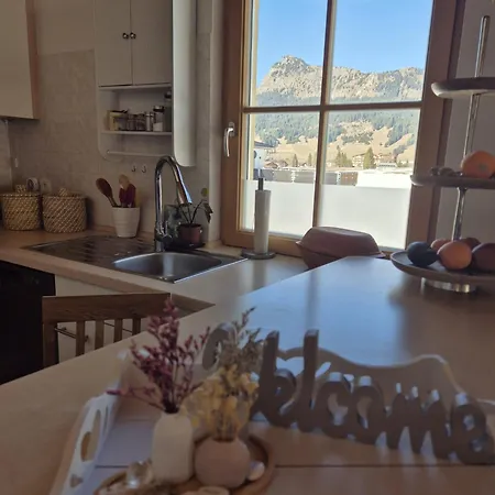 Toskanahaus, Njualms Apartment