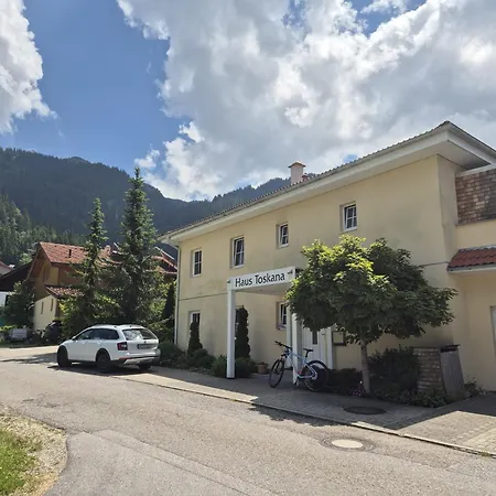 Toskanahaus, Njualms Tannheim