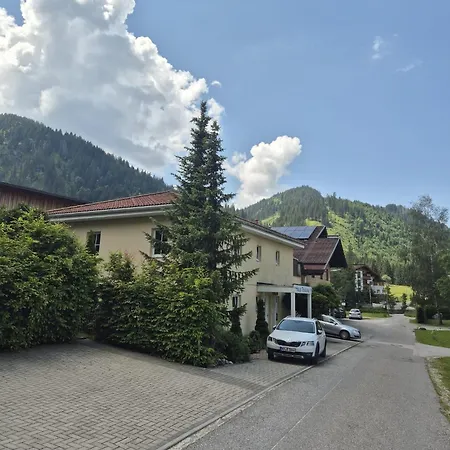 Toskanahaus, Njualms * Tannheim