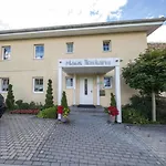 Toskanahaus, Njualms *